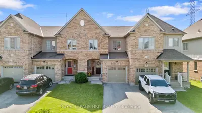 Att/Row/Townhouse in Thorold