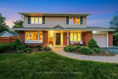 Detached in South of Baseline to Knoxdale