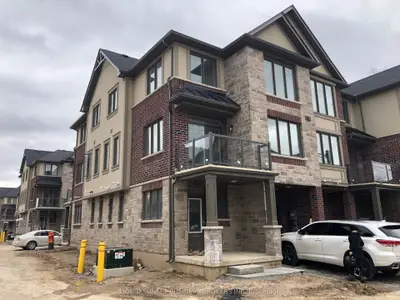 Att/Row/Townhouse in Hamilton