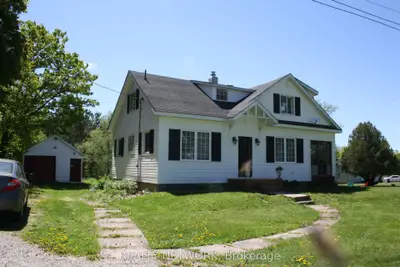Detached in Parry Sound Remote Area