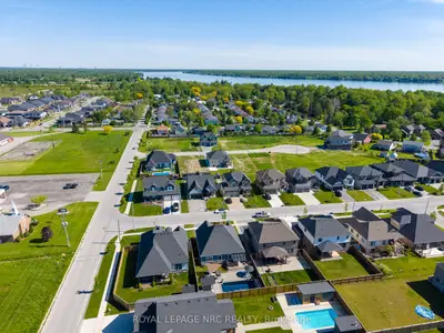 2895 Arrowsmith Court, Fort Erie, On L0s 1s0