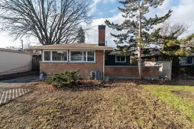 Detached in McKellar Heights - Glabar Park and Area