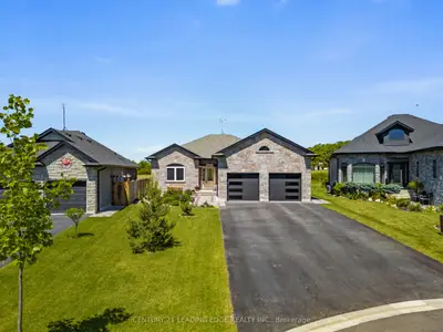 Detached in Fort Erie
