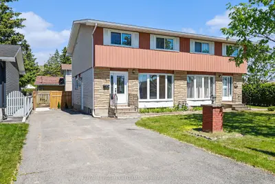 Semi-Detached in Meadowlands - Crestview and Area