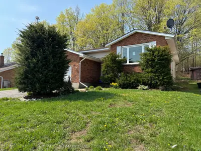 Detached in Bancroft