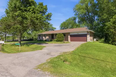 Detached in Fallowfield Rd South of Ottawa