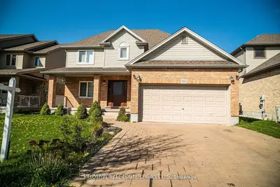 Detached in Woodstock