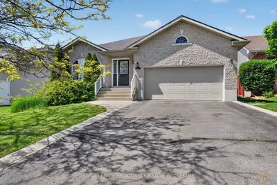 18 Mckeown Crescent, Loyalist, On K7n 1y3