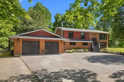 Detached in Beckwith