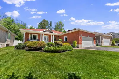 Detached in Pembroke