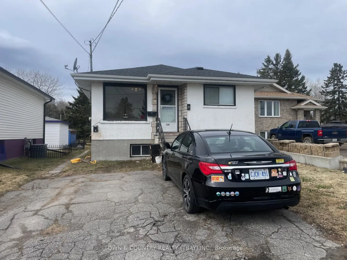Detached in Thunder Bay