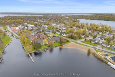 1 Sherwood Street 403, Kawartha Lakes, On K0m 1a0