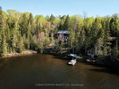 Detached in Kenora Remote Area