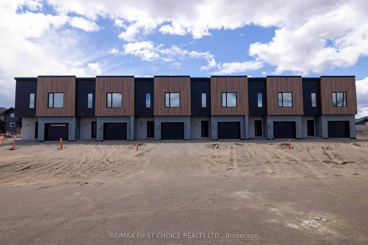 Condo Townhouse in Thunder Bay