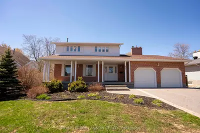 Detached in Thunder Bay