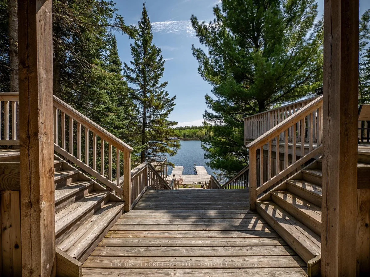Detached in Kenora Remote Area