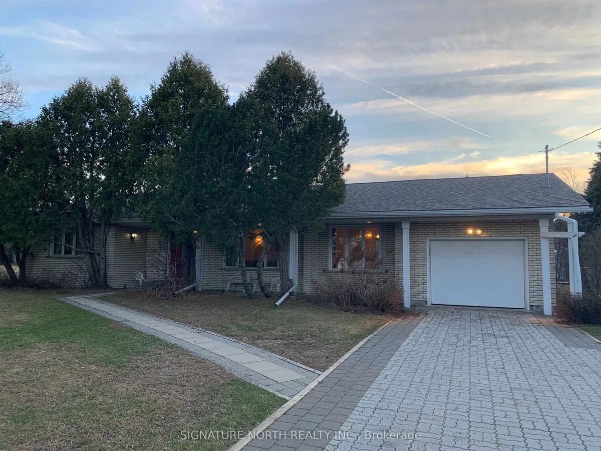 Detached in Thunder Bay