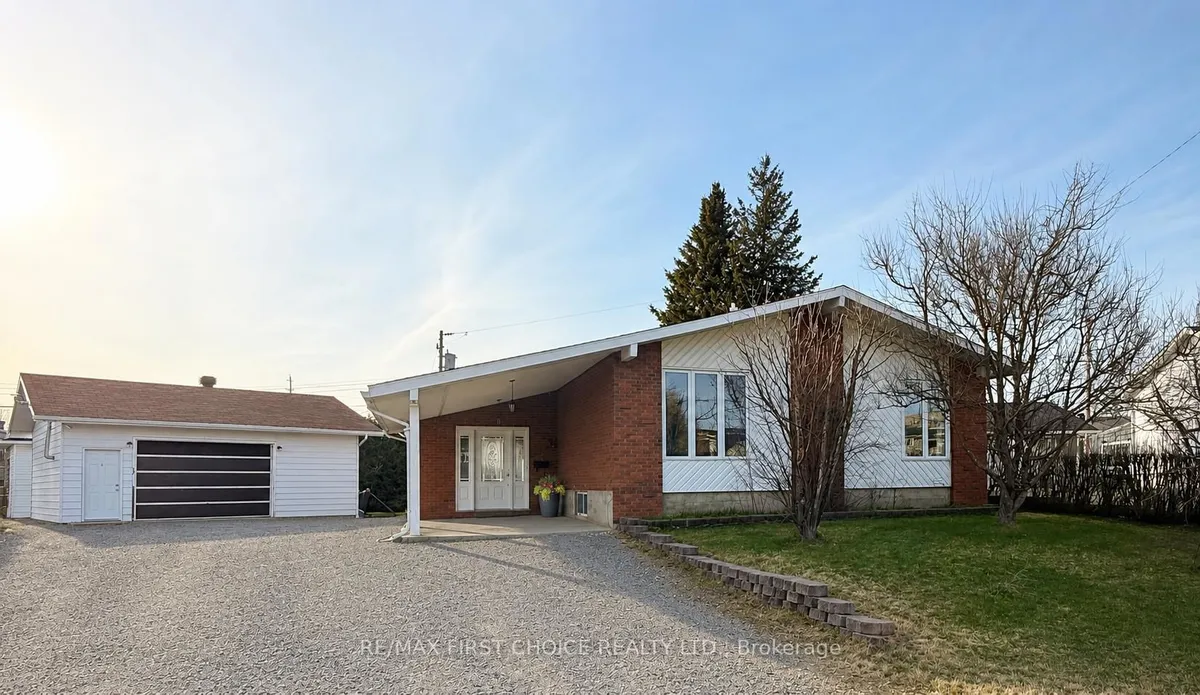 Detached in Greenstone