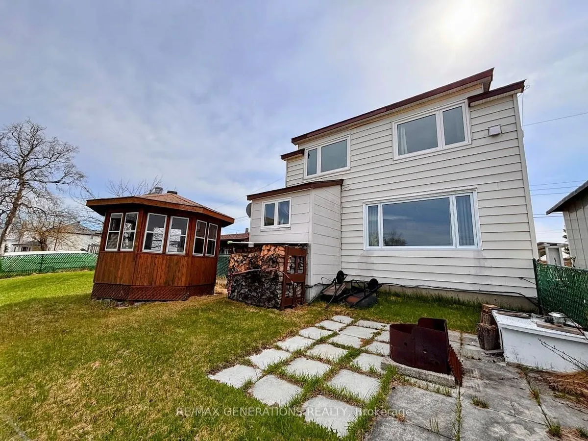Detached in Marathon
