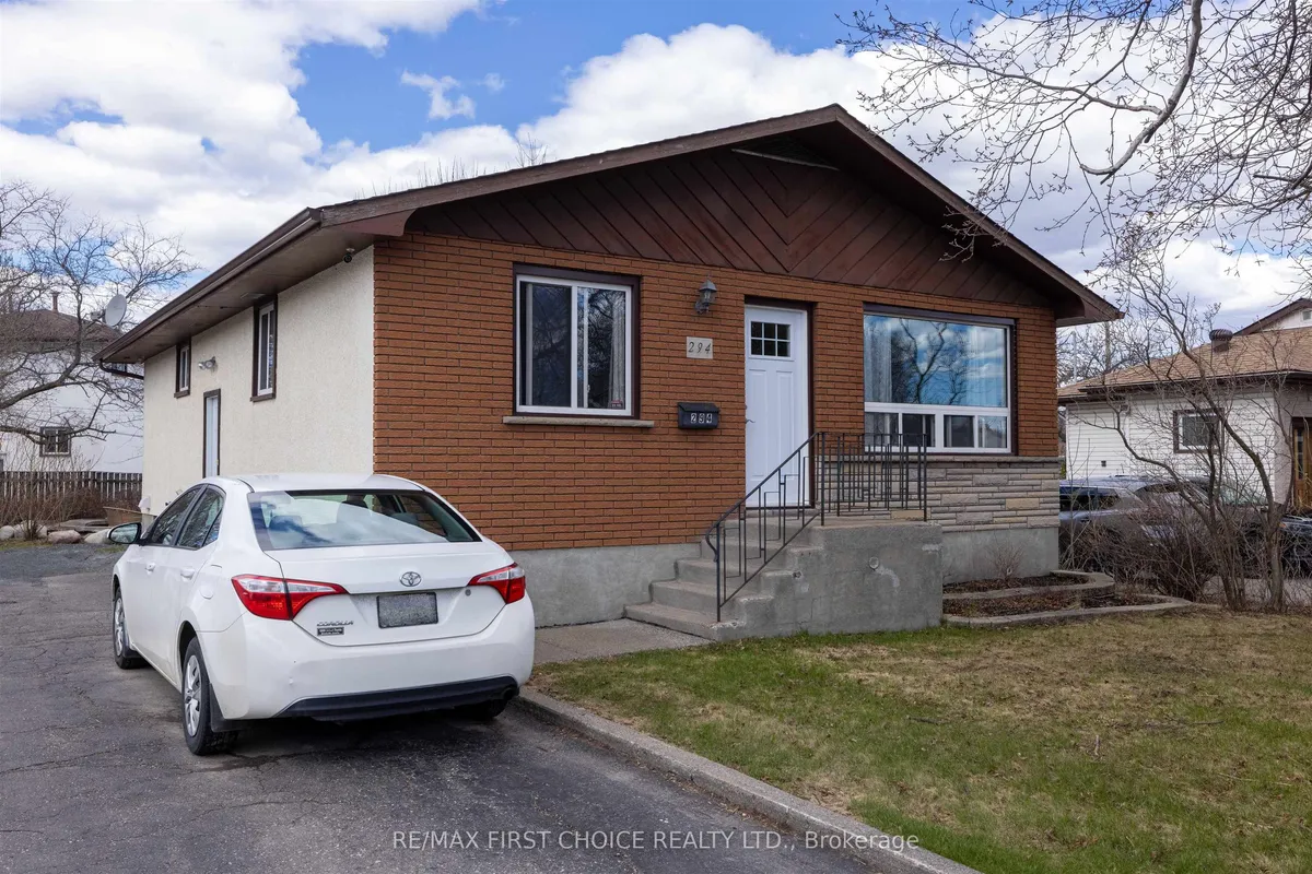 Detached in Thunder Bay