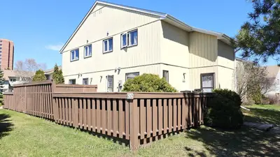 Condo Townhouse in Thunder Bay
