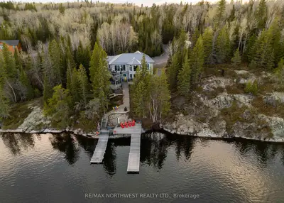 Detached in Kenora