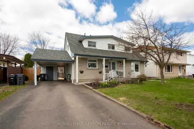 Detached in Thunder Bay