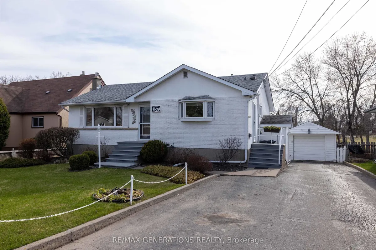 Detached in Thunder Bay