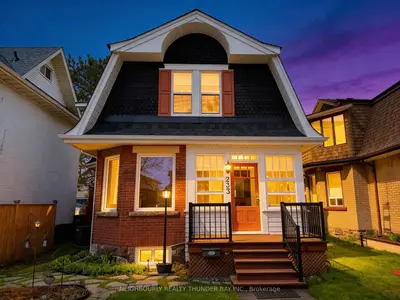 Detached in Thunder Bay