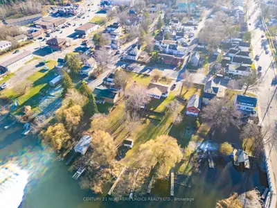 Detached in Kenora