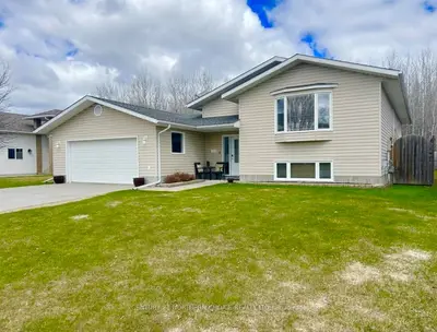 Detached in Fort Frances