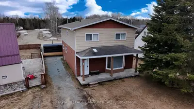 Detached in Greenstone