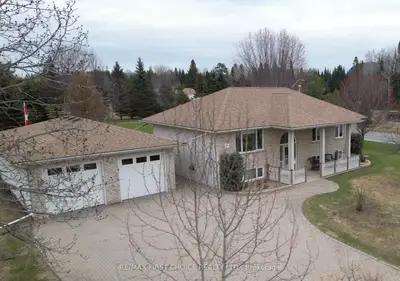 Detached in Thunder Bay