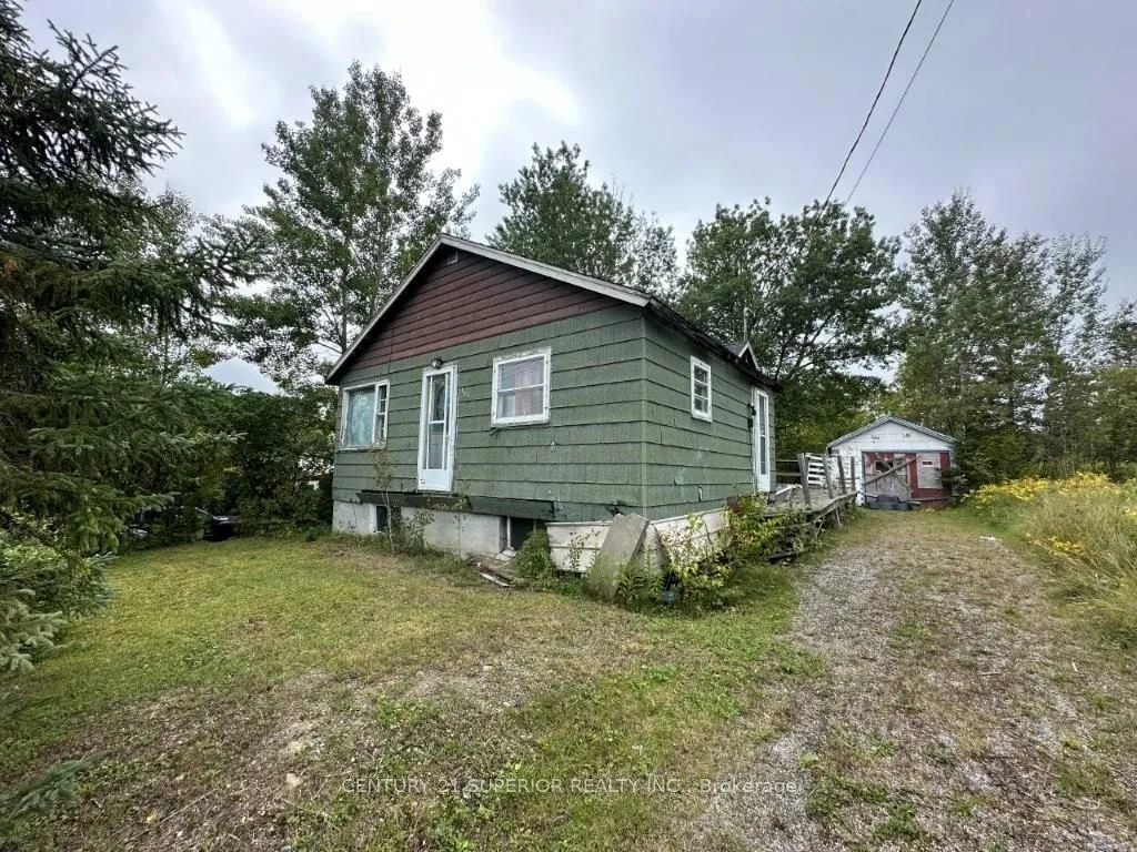 Detached in Nipigon