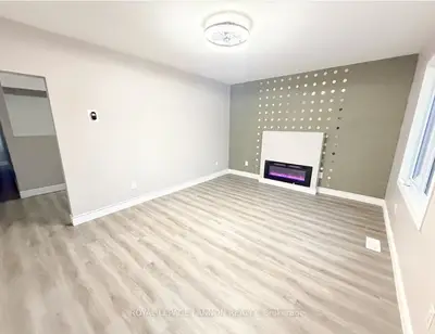 Detached in Thunder Bay
