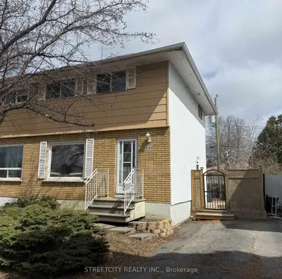 Semi-Detached in Thunder Bay