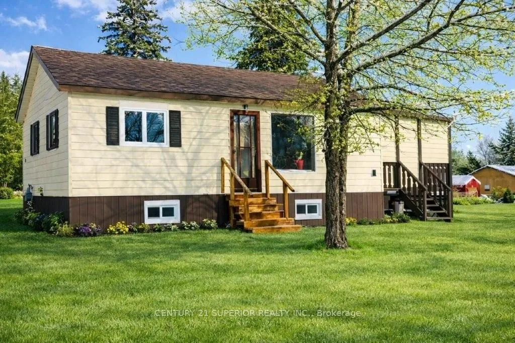 Detached in Nipigon