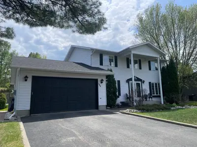 Detached in Thunder Bay