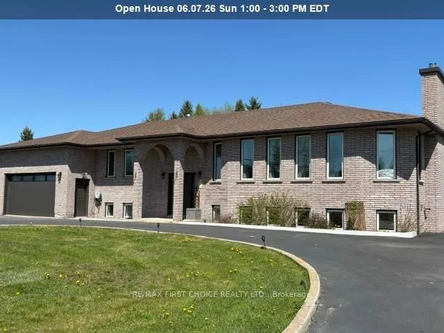 Detached in Thunder Bay