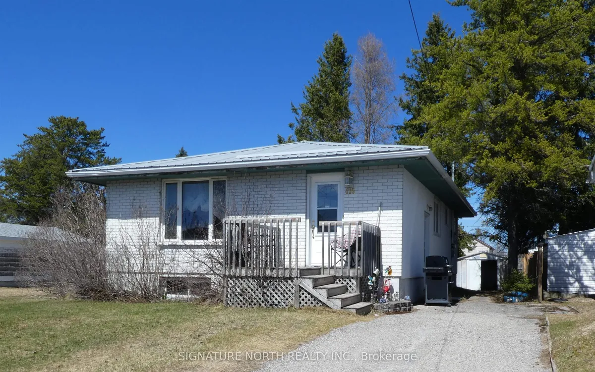Detached in Greenstone