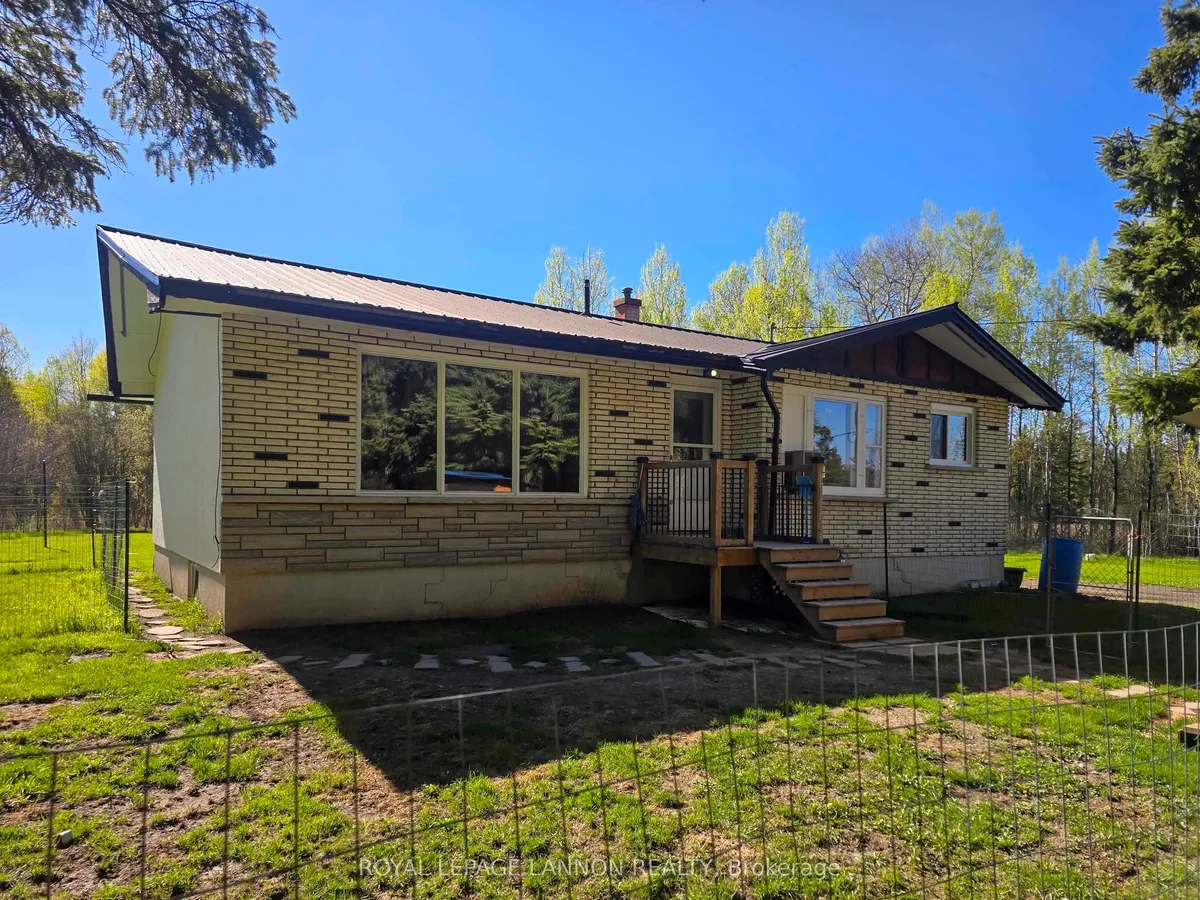 Detached in Thunder Bay