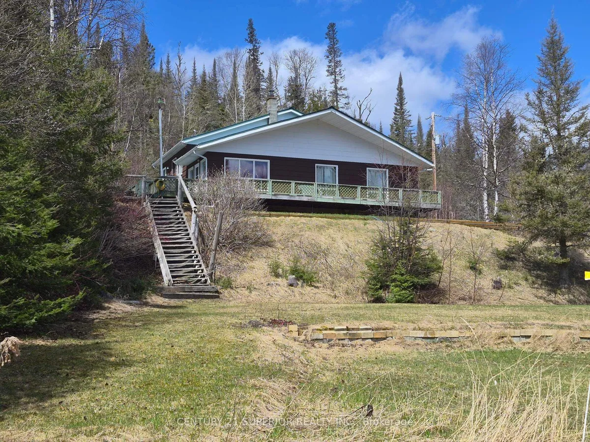 Detached in Thunder Bay Remote Area