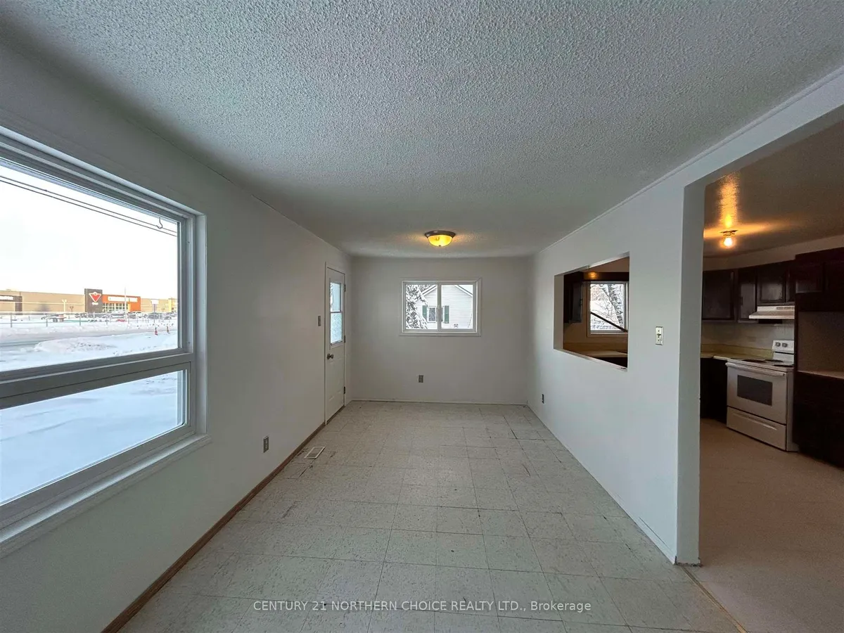 Detached in Fort Frances