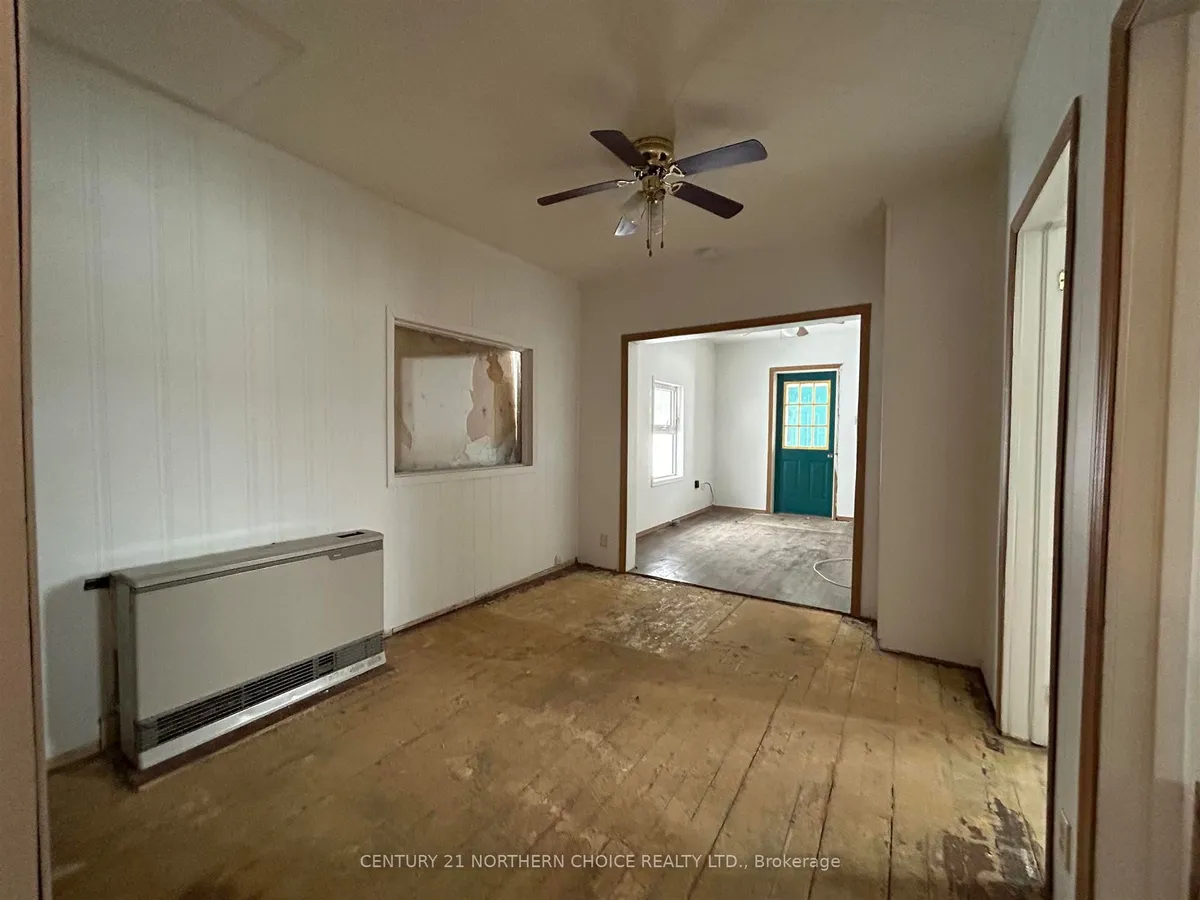 Detached in Fort Frances