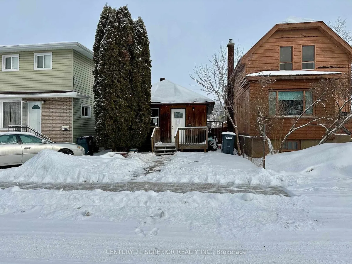 Detached in Thunder Bay