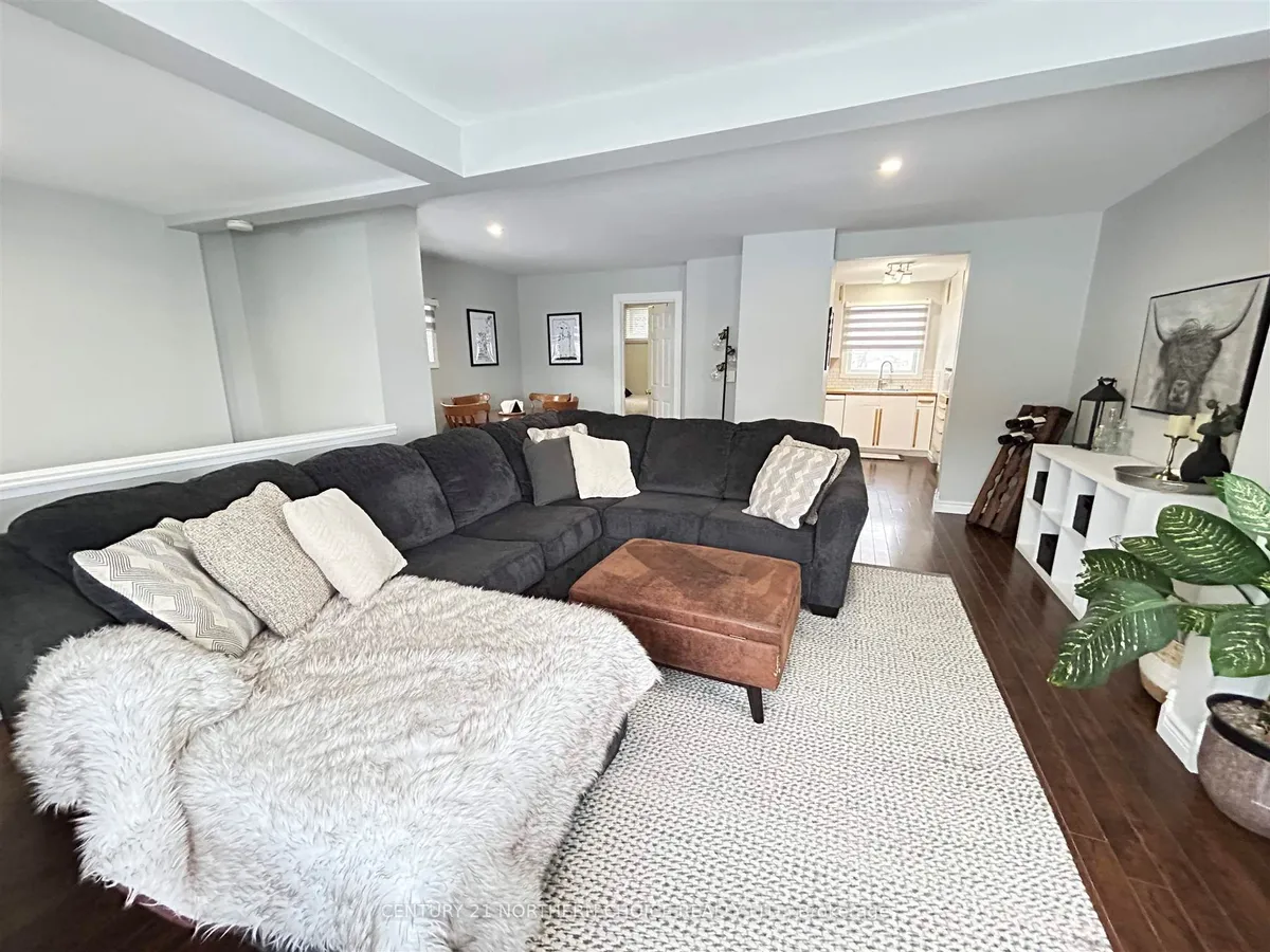 Detached in Sioux Lookout