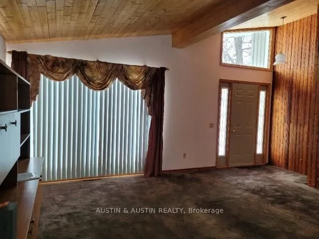Detached in Dryden