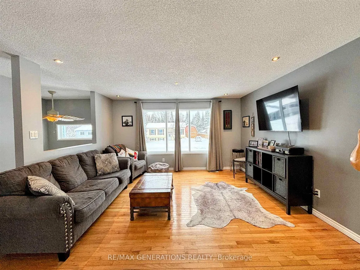 Detached in Marathon