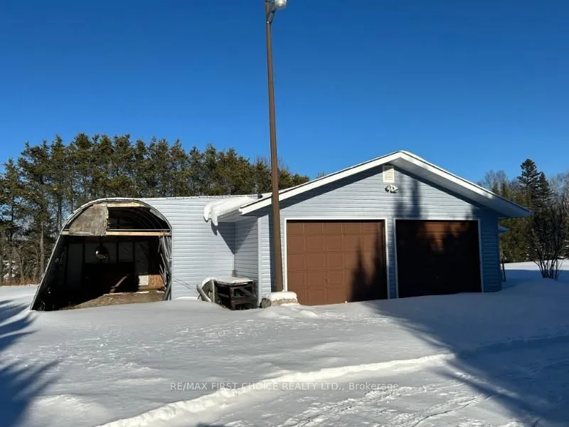 Detached in Thunder Bay