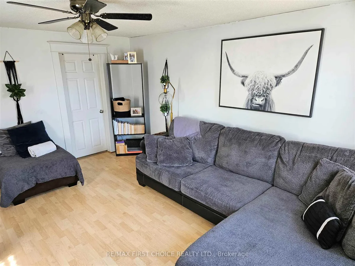 Detached in Fort Frances
